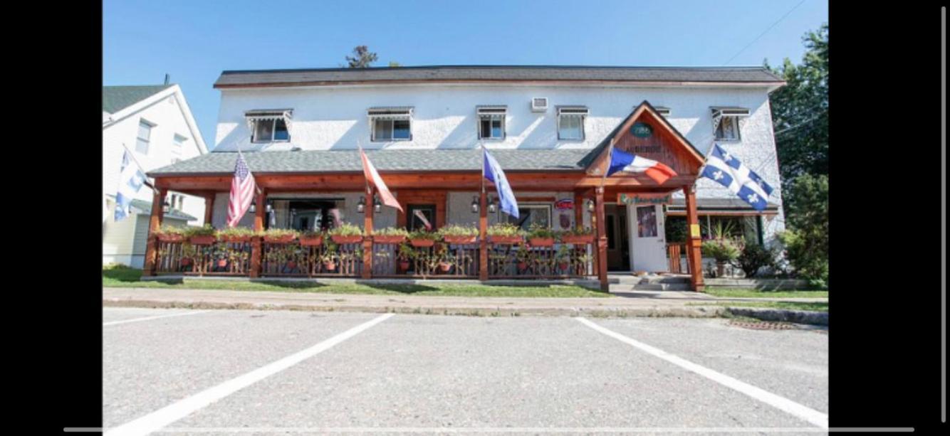 Auberge Restaurant Du Monde Nominingue Exterior photo